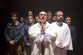 With luis gnecco, benjamín vicuña, ingrid isensee, pedro campos. Pelicula El Bosque De Karadima