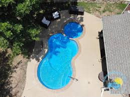 Malibu Model Fiberglass Pool By Aquamarine Pools Aquapools Com Fiberglass Pools Fiberglass Pool Installation Fiberglass Swimming Pools