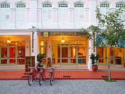 Bu dairede saç kurutma makinesi, havlular. Enjoy The Retro Feels At Porto Historia Night Market In Jonker Street Johor Now