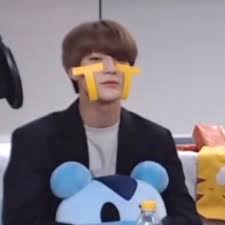 It doesn't take long before the newest memes are inspi. Kpop Reaction Memes Kpopmemes Jpg Twitter