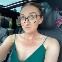 Amy Bellis's Instagram, Twitter & Facebook