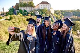 It was founded in 1949 and is organized in five faculties: Pannon Egyetem Gazdasagtudomanyi Kar Home Facebook