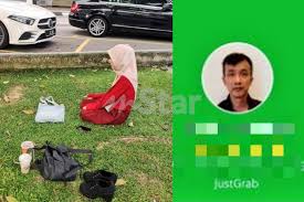 Pengguna aplikasi grab semakin bertambah tiap hari nya karena perluasan wilayah yang terus dilakukan oleh grab. Gadis Solat Atas Rumput Tepi Jalan Uncle Cina Bawa Grab Sanggup Tunggu Kereta Dia Bersih Wangi Macam Hatinya Sebab Respek Kami Viral Mstar