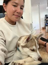 Ghost and Daenerys ❤️ they're too cute sometimes!  https://www.facebook.com/1267699946582715/posts/3929697753716241/?d=n