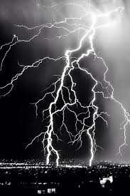 Aesthetic Black And White Lightning Background Summer White Lightening In Dark Sky Iphone 4s Wallpaper Download Iphone Wallpaper Black And White Wallpaper Iphone Storm Wallpaper Black And White Background