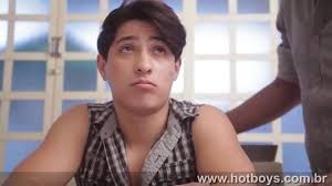 Adolescente chupando o mestre em troca boa