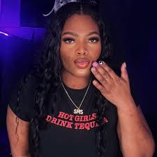 Who can help me recreate a lash look in Austin?