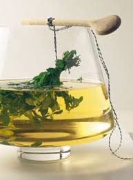 Maibowle Grosser Auftritt Fur Den Waldmeister Rezept Waldmeister Waldmeister Getrank Getranke