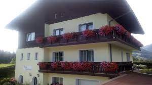 If you are driving to haus gertraud, free parking is available. Haus Gertraud Fruhstuckspension In Ramsau Am Dachstein