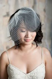 20 Short And Sassy Wedding Hairstyles Weddingomania Veil Hairstyles Short Hair Bride Short Wedding Hair