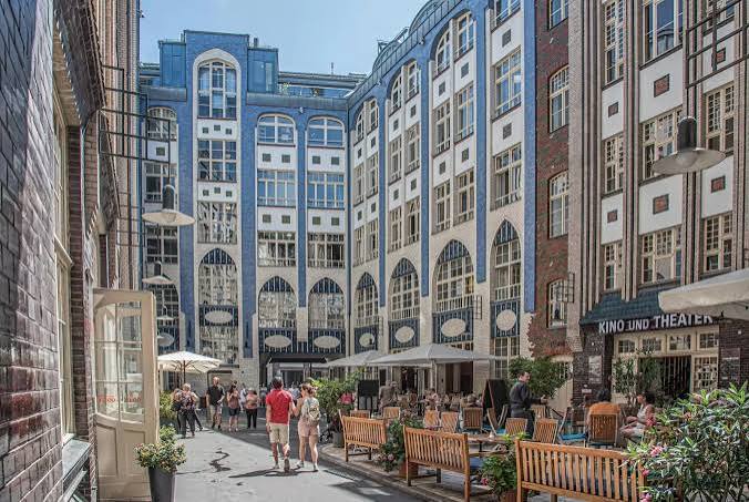 Berlin Hackesche Yards: Art Nouveau and urban charm