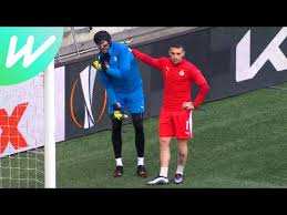 Zobacz profil zawodnika ondrej kolar (slavia praga) na flashscore.pl. Ondrej Kolar Leaves Training With Shoulder Injury Slavia Prague Vs Arsenal Qfs Uel 2020 21 Youtube