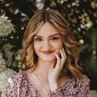 Morgan Lowe's Instagram, Twitter & Facebook