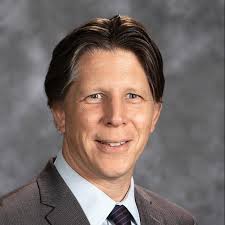 School board chooses its new superintendent