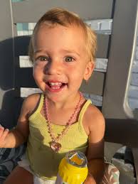 She asked Fred what's his reaction to this outfit? He replied A rash under  my armpits !!! Her Reply I've never !!! She's always gonna be remembered as  Aunt Hazel!! Lilian Randolph !!!