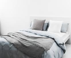 Se vuoi rifare il letto più velocemente, non ti resta che optare per un sacco copripiumino. 4 Modi Per Vestire Il Tuo Letto Con Stile