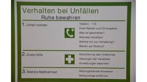 Ein notruf ist ein signal, das übermittelt wird, um bei einem notfall professionelle helfer wie rettungsdienste, feuerwehren oder die polizei zu alarmieren.je nach situation wird bei der rufannahme entschieden, ob ein einsatz erfolgt. Anderungen Bei Den Notrufnummern Die 19222 Gilt Nur Noch Fur Krankentransporte