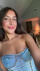 just another video of a girl singing @Sabrina Carpenter