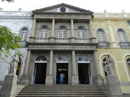 Saiba quais são as universidades com mais vagas em direito no Sisu 2026