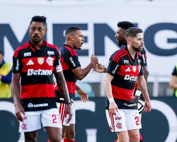 Flamengo vence Benfica em jogo &mdash; nada &mdash; amistoso em Portugal, e fatura o Trof&eacute;u do Algarve