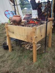 Boite A Feu Surelevee Camp Furniture Dutch Oven Table Camping Table