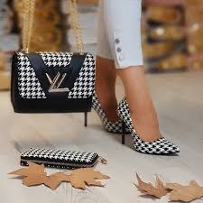 Louis Vuitton 2717 Canta Topuklu Ayakkabi Cuzdan Kombin Topuklular Louis Vuitton Topuklu Ayakkabilar