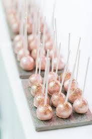 Modern Elegant Hochzeit In Koln Cake Pops Hochzeit Hochzeit Kase Lebensmittel Essen