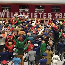 Ankunft Der Deutschen Fussballmannschaft Im Bahnhof Singen Hohentwiel Nach Dem Uberraschenden Gewinn Der Fussball Weltmeisterschaft 1954 In D Diez Photography