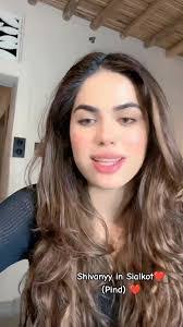 Shivani Thakkar's Instagram, Twitter & Facebook