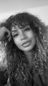 Pov: você levou alguns anos para descobrir que seu cabelo cacheado/crespo é  o seu super poder ✊🏾👩🏽‍🦱, Salão @marias_nailbar , Cor e corte por  @ledovinohair e @raissareisbeauty , #cabelocacheado ...