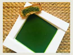 Adauga aici frunzele proaspete de leurda si amesteca din nou. Supa Crema De Spanac Si Leurda Zen In Bucatarie