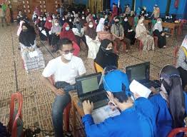 Al malik الملك yang maha merajai al quddus القدوس yang maha suci al mu`min المؤمن yang maha memberi keamanan 1 500 Santri Dan Ulama Pondok Pesantren Al Basyariyah Menjadi Yang Pertama Dapat Vaksinasi Covid 19 Di Jabar Galajabar