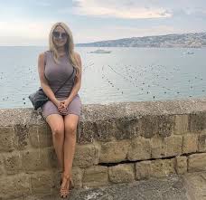 Selamat datang di channel berita timnas indonesia. Pesona Menggoda Emma Jones Presenter Seksi Leeds United Tv Yang Lagi Viral