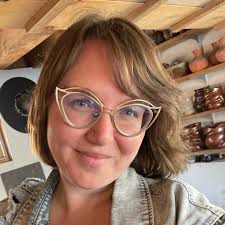 🧺 It's time to picnic like a pro! In honor of the 50th Opera in the Park  Concert, we're celebrating five decades of amazing picnics in the park!  Claim your patch of