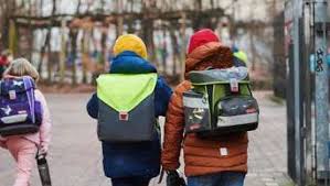 Die anzahl der feiertage 2021 in deutschland ist je nach bundesland. Schulen In Baden Wurttemberg Kretschmann Will Ferien Kurzen Lernstoff Nachholen Stuttgart