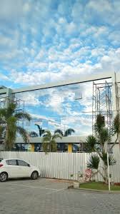 Gambar mungkin berisi 1 orang berdiri samudera langit pantai. Pin Oleh Wiwikkx Di Luk V Rumah Hijau Langit Latar Belakang