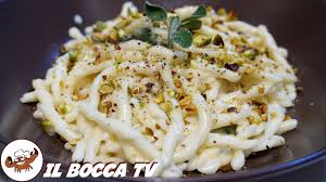 Trofiatrice 4 fori (macchina per trofie). Trofie In Crema Di Pecorino Con Pistacchi Ed Al Tavolo Ti Attacchi Primo Semplice E Veloce Il Tirreno