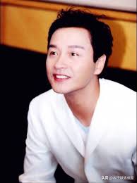 Leslie cheung kwokwing chinese pinyin zhng gurng cantonese yale zoeng1 kwok3wing4 12 september 1956 1 april 2003 was a hong kong singer and. G1e26l5yul86cm