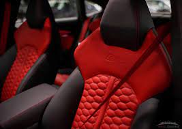 Wnetrze Audi Rs7 Sportback W Kolorze Crimson Red Chyba Kazdemu Przypadnie Do Gustu Audi Audi Dealership Car Interior Design