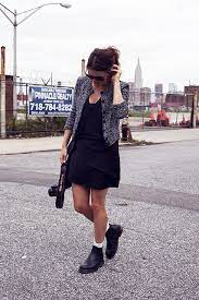 Both can be teamed perfectly with a good pair of thick tights (add boots with pointed toes are great if you want to dress an outfit up, opt for patent leather for added va va voom. Weareyouneak Weareyouneak Dr Martens Chelsea Chelsea Boots Style Chelsea Boots Outfit
