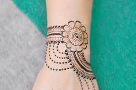 We showcase our favorite examples and explain the meaning behind them. Henna Tattoo Pictures Download Free Images On Unsplash