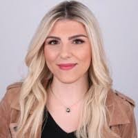 Alexandra Zeh's Instagram, Twitter & Facebook