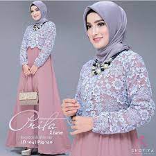 Baju yang terbuat dari bahan brokat akan selalu terlihat feminin, elegan, cantik, dan mewah. Model Baju Gamis Brokat Modern Remaja Terbaik 2021 Qibul Fashion