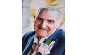 Michael Petroff's Instagram, Twitter & Facebook