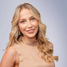 Brooke Denham's Instagram, Twitter & Facebook