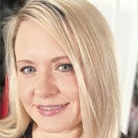 Erin Faust's Instagram, Twitter & Facebook