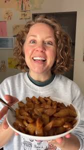 These baked apples are cozy, nostalgic, and packed with flavor! 🍎 You can  serve them