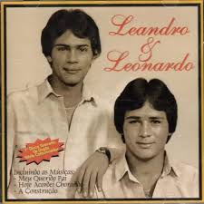 Pesquise e baixe sua música favorita. Essas Mulheres Leandro Leonardo Letra Da Musica Palco Mp3