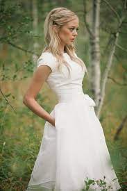 Casual Wedding Dresses For The Minimalist Modwedding Cute Wedding Dress Wedding Dresses Casual Wedding Dress