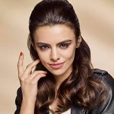 Marie antoinette was said to have been the innovator behind the bouffant. How To Style A Modern Bouffant In Seconds Wella
